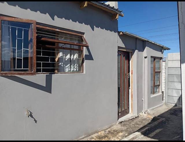 2 BEDROOM HOUSE FOR SALE IN PEERLESS PARK